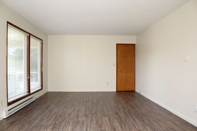 Building Photo - rbhl01