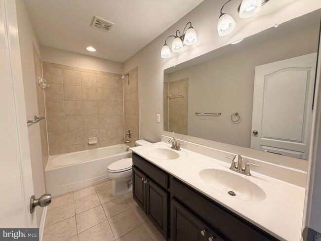 Building Photo - 1607 Sun High Terrace