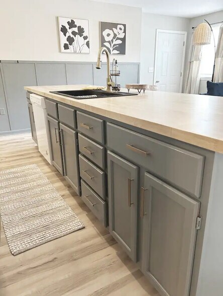 Building Photo - 101 S Buchanan St