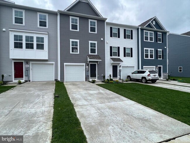 Building Photo - 211 Clifton Mnr