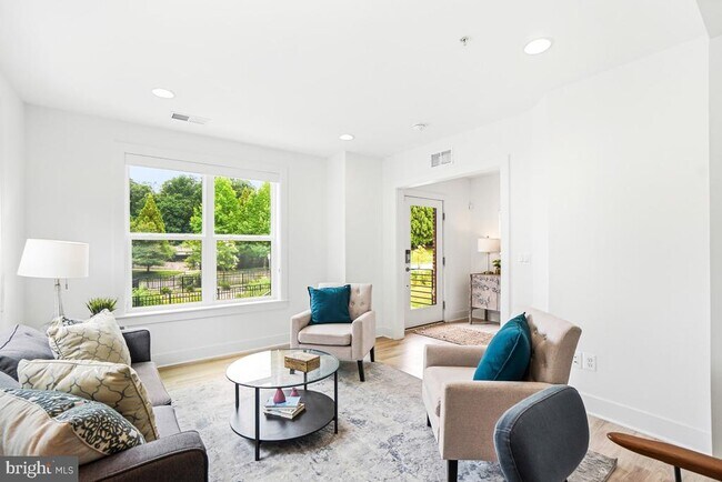 Building Photo - 3104 Royal Fern Pl