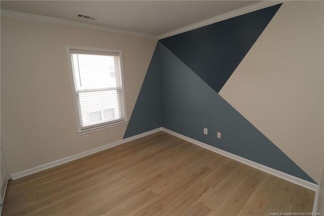 Building Photo - 240 Trayesan Dr