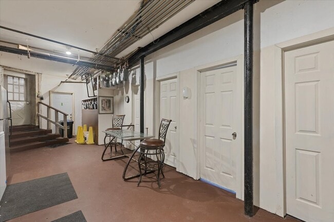 Building Photo - 4024 W Division St