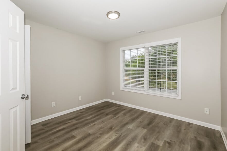 Building Photo - 12390 Muir Field Ct