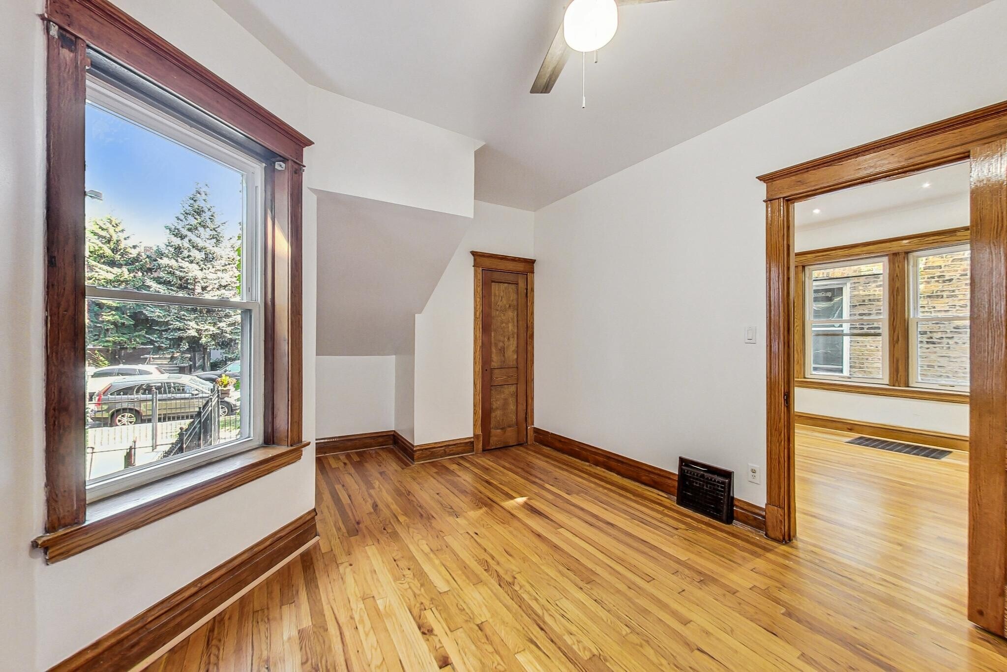 Building Photo - 2254 N Springfield Ave