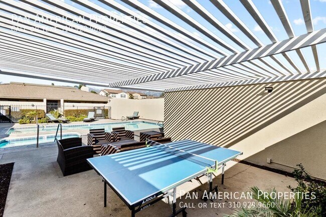 Building Photo - 440 Vista Dr