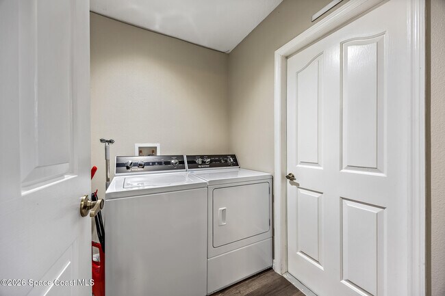 Building Photo - 6080 Chapman St