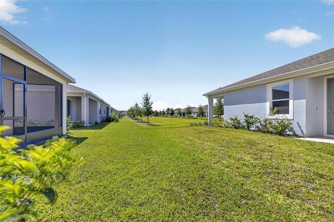 Building Photo - 2425 Bending Bonsai Dr