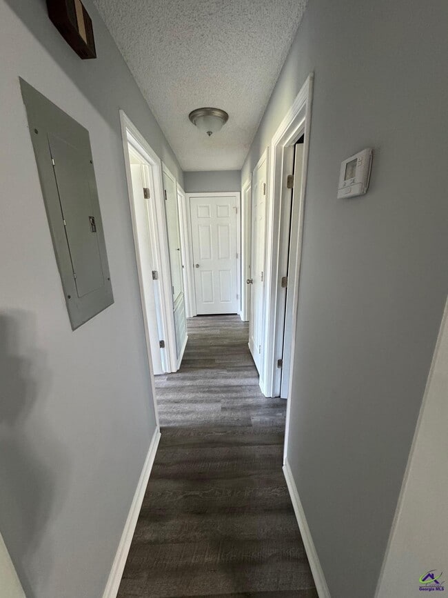 Building Photo - 700 Fieldstone Rd