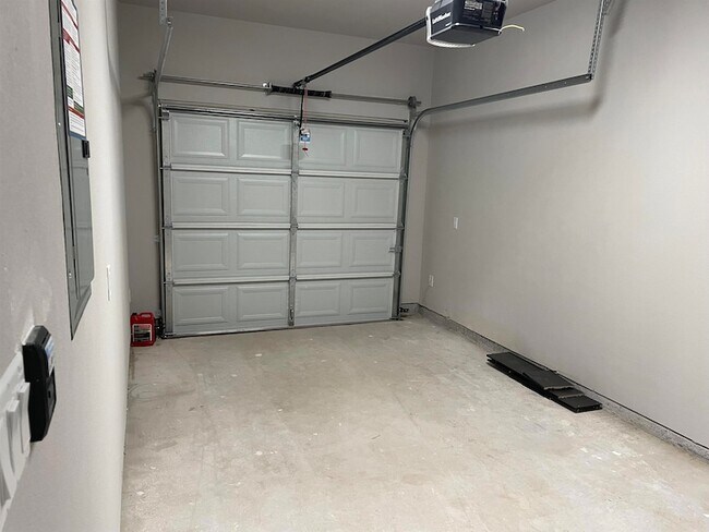 Building Photo - 107 Peruna Dr