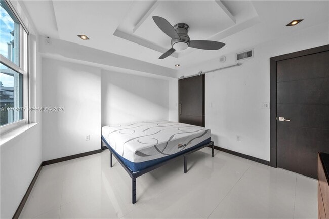 Building Photo - 31 SE 5th St