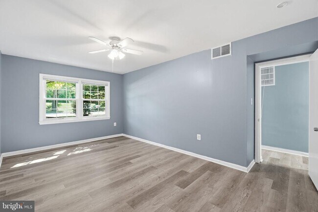 Building Photo - 9453 Fairfax Blvd