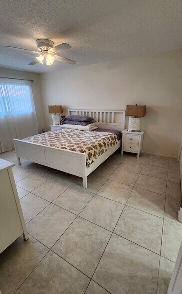 Master Bedroom - 2097 S Ocean Dr