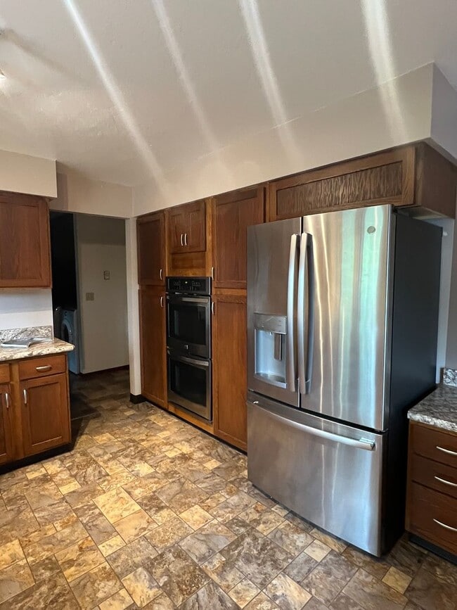 Building Photo - Humbolt Lp condos