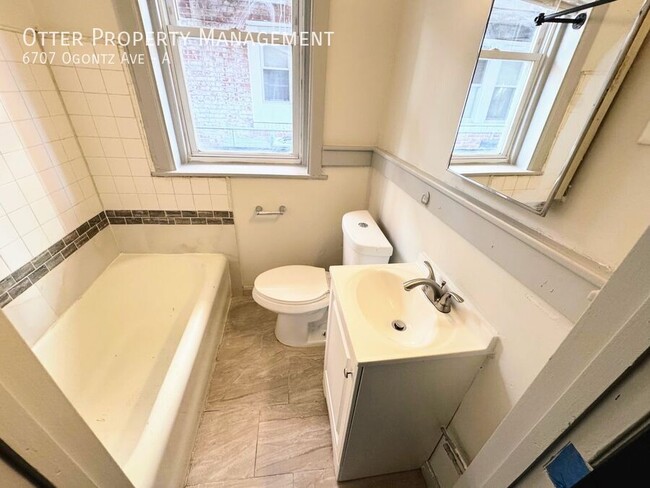 Building Photo - Stylish 1BR Apartment | Prime Location on ...