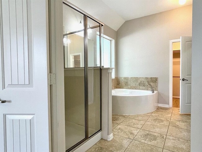 Building Photo - 11 Silver Arrow Court
