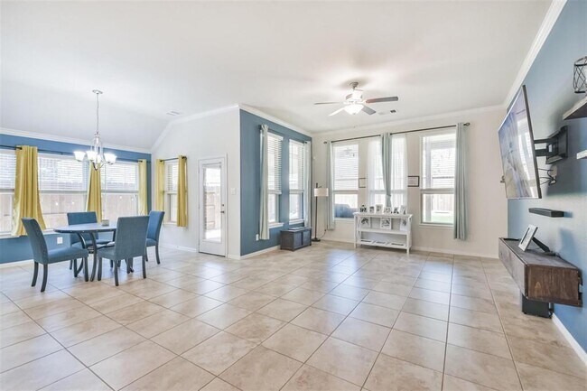 Building Photo - 23741 Juniper Valley Ln