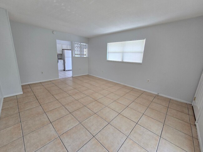 Building Photo - 1038 25th St