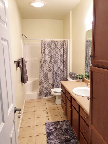 Bathroom 2 - 1554 4th St