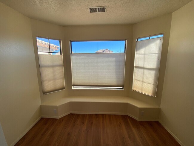 Building Photo - Beautiful 3-Bedroom Home in NW Albuquerque