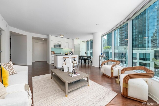 Building Photo - 301 Main St