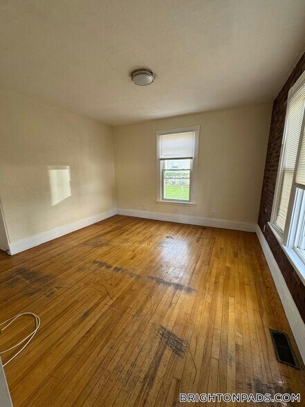 Building Photo - 44 Winship St