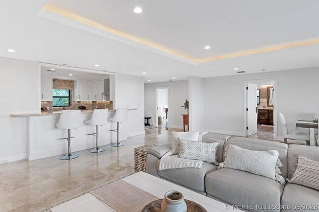 Building Photo - 2785 Polo Island Dr