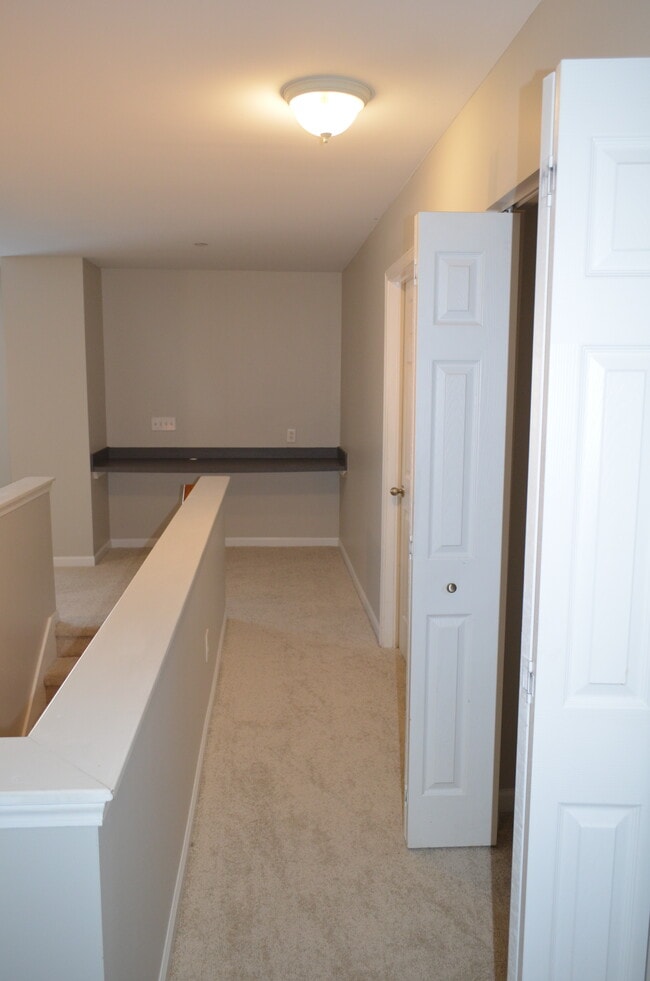 Building Photo - 1401 Peppermint Ln