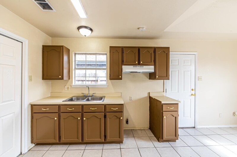 Building Photo - 604 Gage Loop
