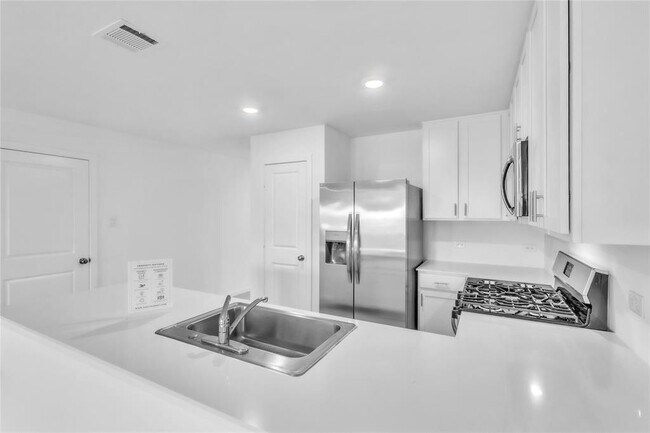 Building Photo - 27627 Village Way Dr.