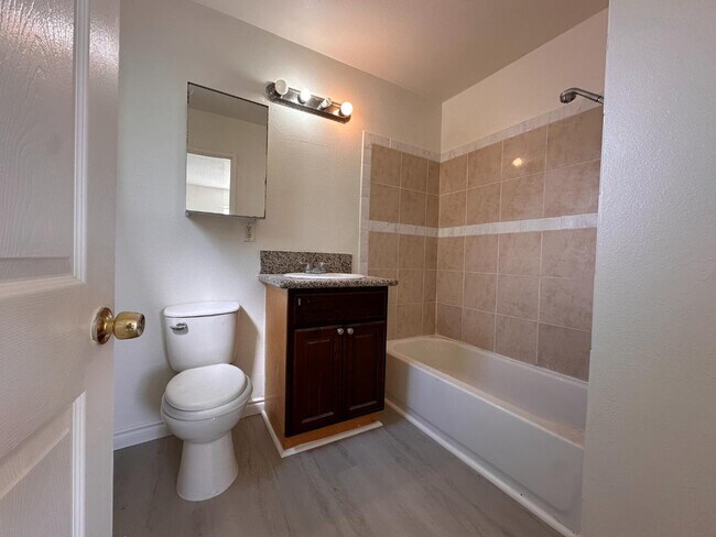 Building Photo - 2146 Cantaria Ave
