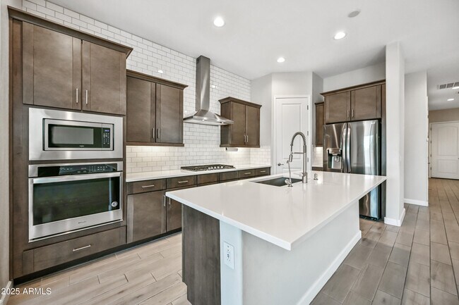 Building Photo - 2320 E Saguaro Park Ln