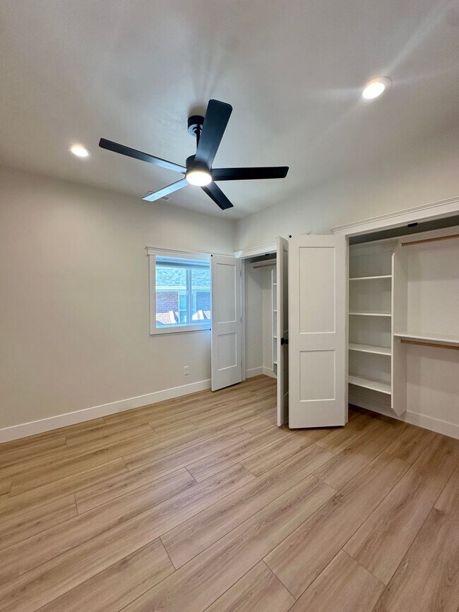 Building Photo - RR 156 Duplex