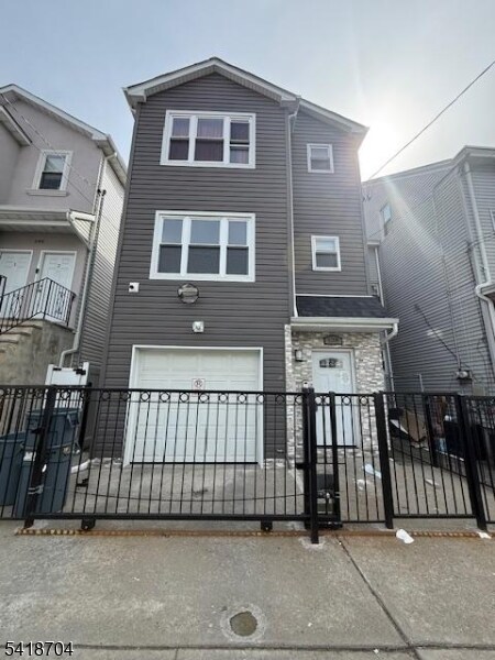 Building Photo - 138 Lafayette St