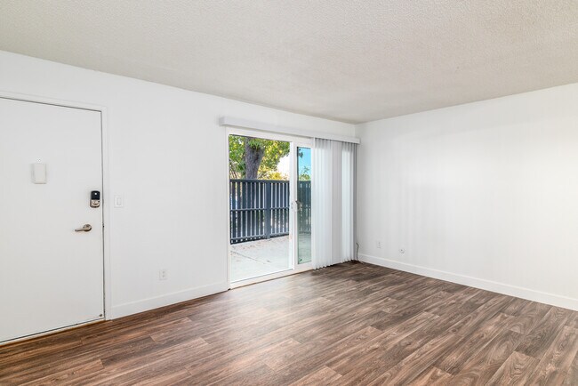 Building Photo - 412 Alameda del Prado