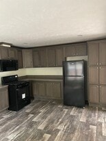 Building Photo - 7 Branette Ln