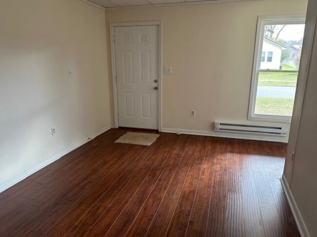 Building Photo - REMODELED, ONE LEVEL DUPLEX UNIT #2 IN JOH...