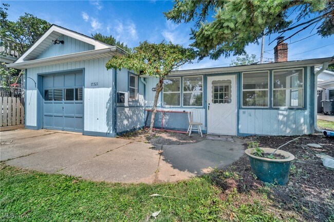 Building Photo - 17521 Crestland Rd