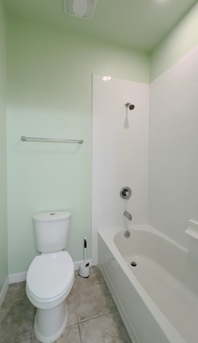 Building Photo - 1088 Avila Ln