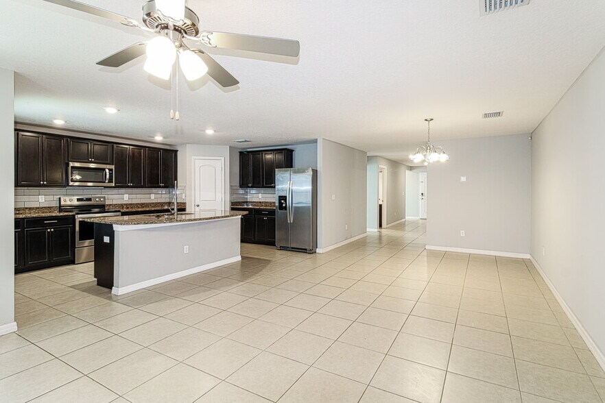 Building Photo - 6519 Redbay Dr