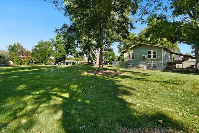 Building Photo - Freshly Updated 4 Bedroom Home