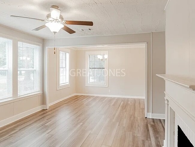 Building Photo - 2118 Shirley Ave