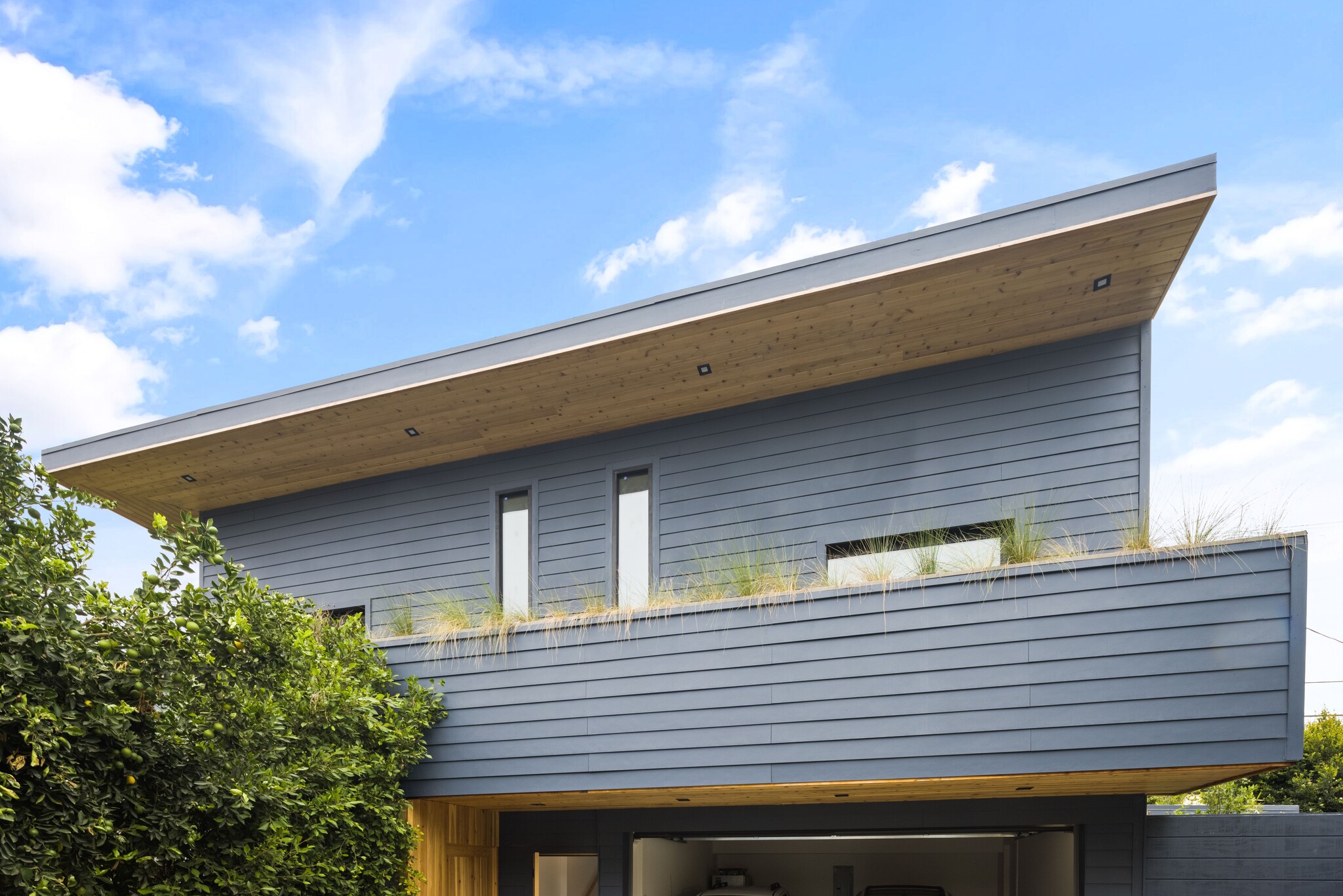 Building Photo - 144 S Wilton Pl