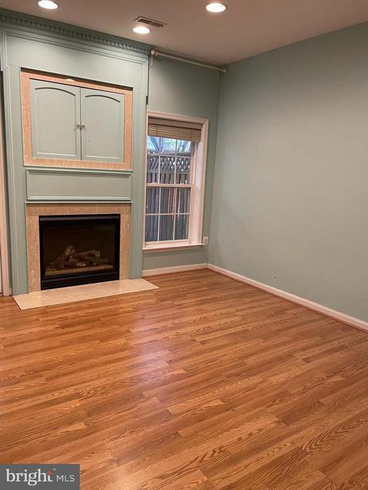 Building Photo - 8077 Sebon Dr