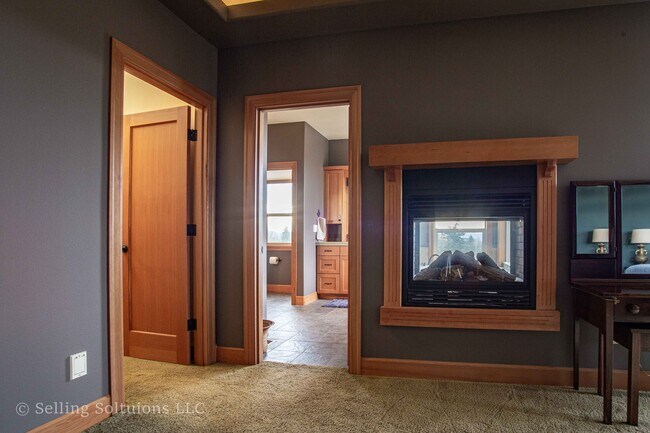 Building Photo - 5010 SE 362nd Ave