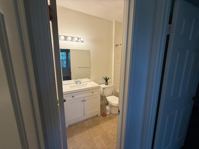 Building Photo - 2564 Robert Trent Jones Dr