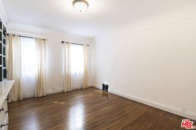 Building Photo - 6329 W 6th St