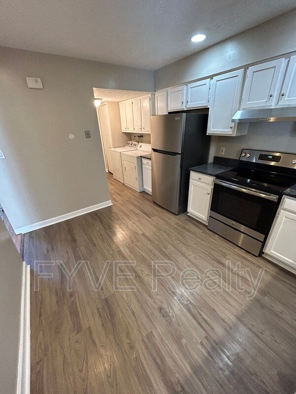 Building Photo - 5590 Barton Rd