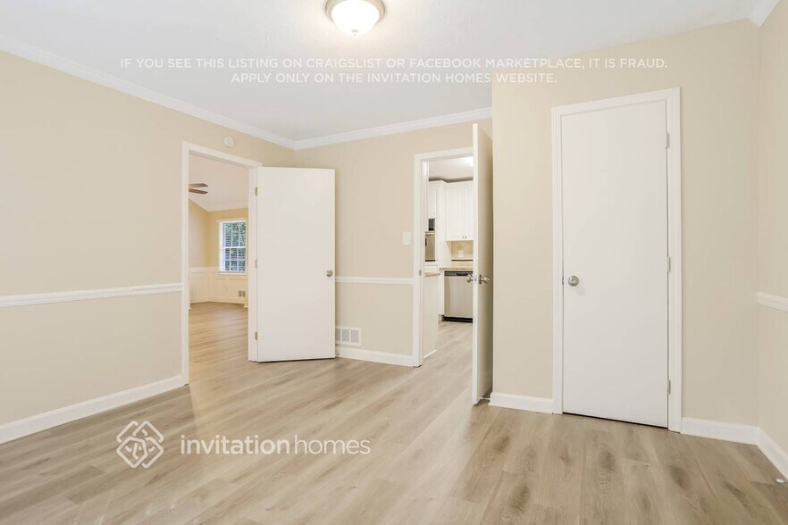 Building Photo - 276 Chambre Ct SW