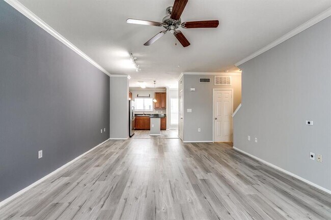 Building Photo - 9200 Westheimer Rd